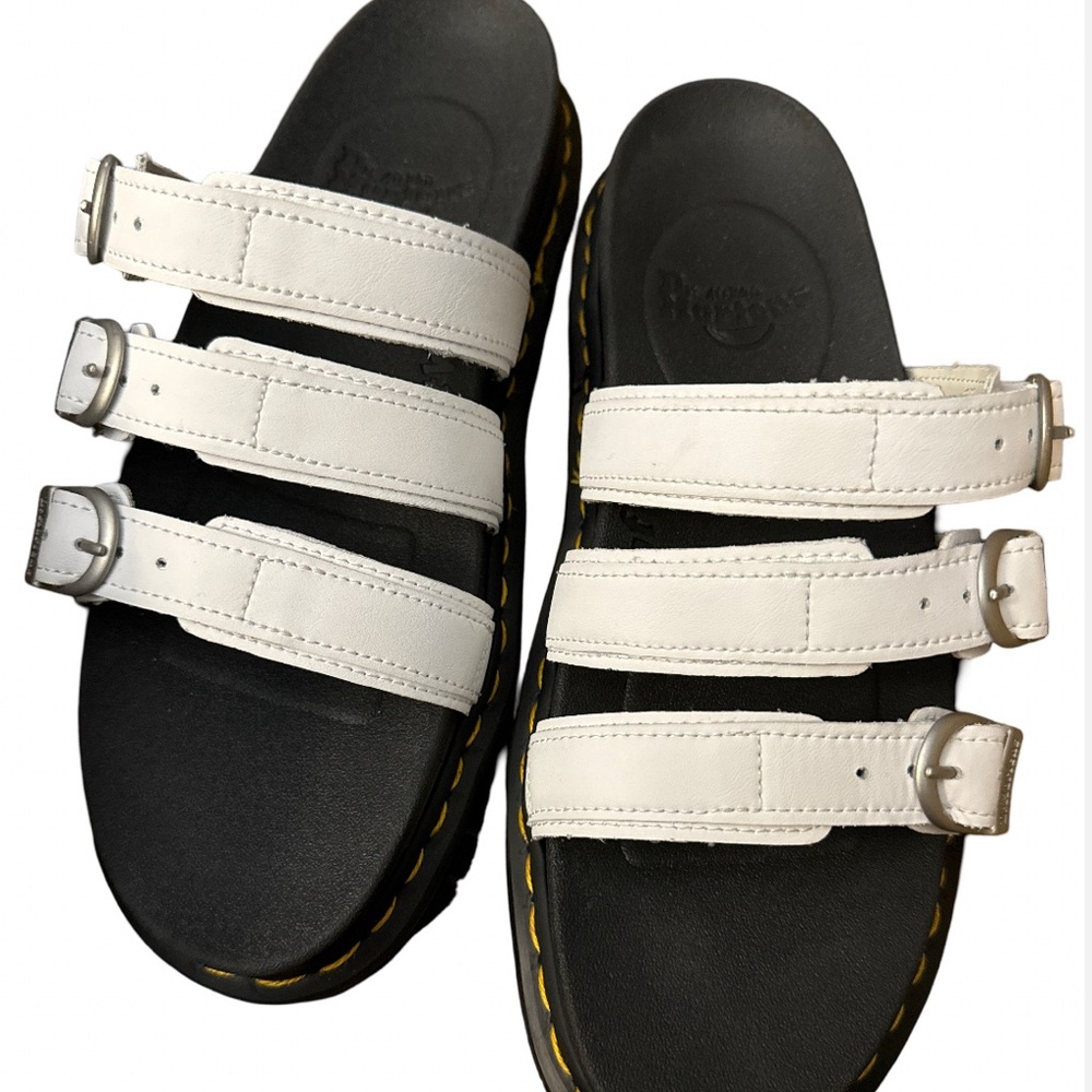 New without tags- Dr. Martens White -Hydro leather, Blaire Slide, size 9. No lid